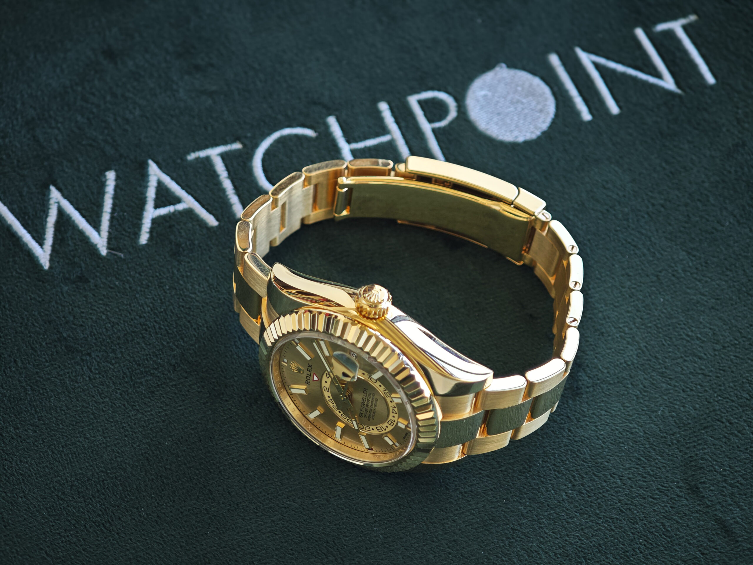 Rolex Sky Dweller 18K Yellow Gold - Image 2