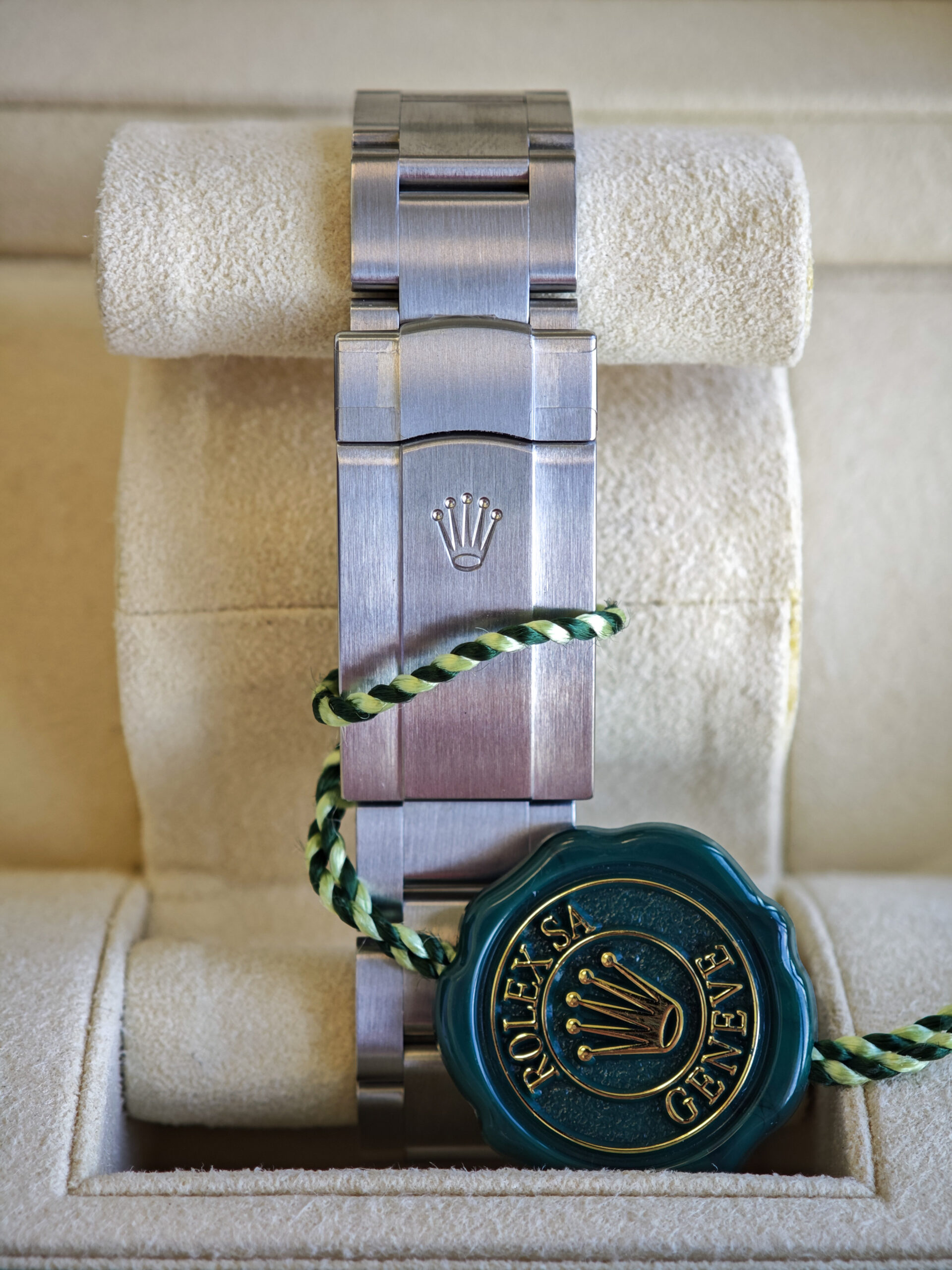 Rolex Oyster Perpetual 36 Pistachio Dial - Image 9