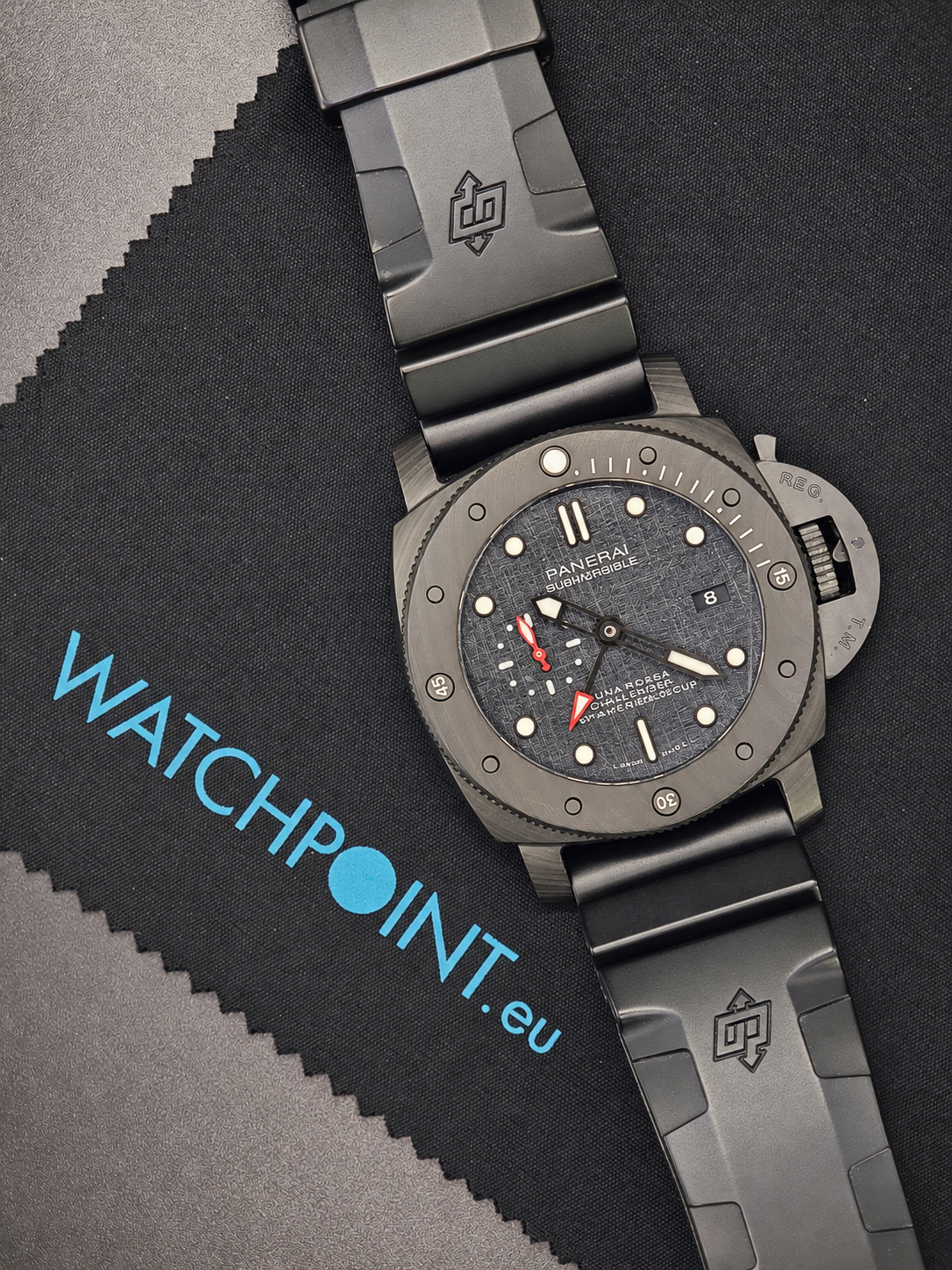 Panerai Submersible Luna Rossa - Image 11